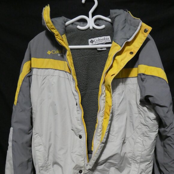 COLUMBIA SPORTSWEAR | men's medium | Ski - Snowboard Hooded Jacket - Picture 2 of 16